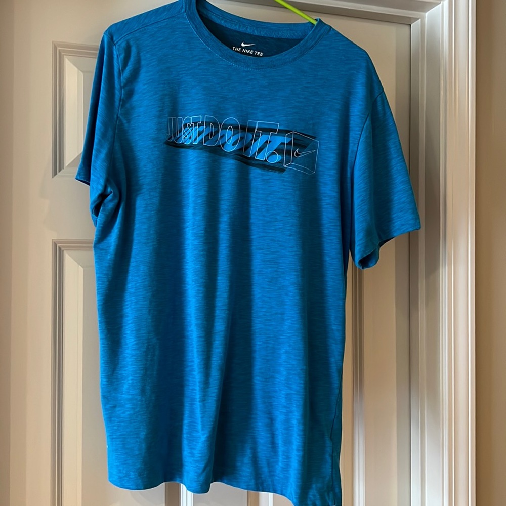 Nike Mens short sleeve Dri-Fit T-Shirt